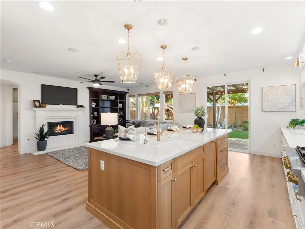 https://cdn.realtyfeed.com/cdn/127/306762351/bd96aff26741cc1cfb9ab5fb69106c95.webp