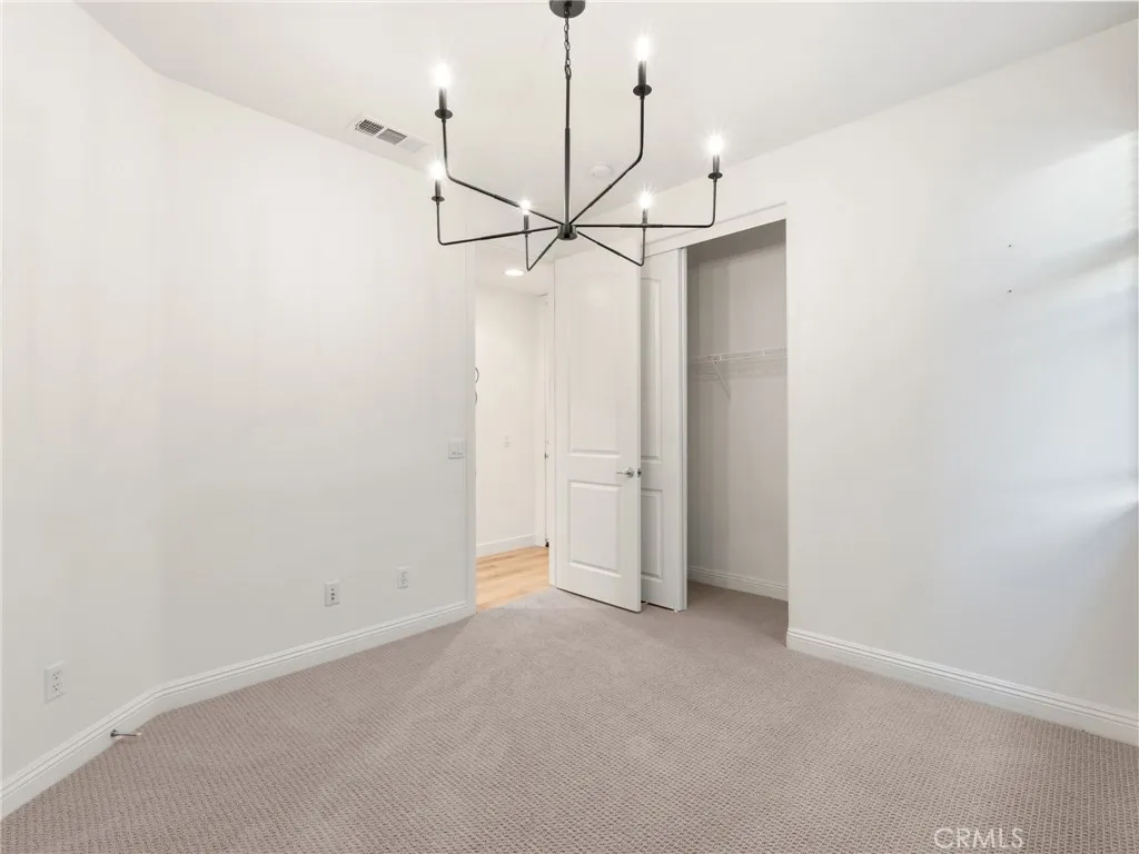 https://cdn.realtyfeed.com/cdn/127/306762351/f9aba2c5c9246c7262718ca54054be14.webp