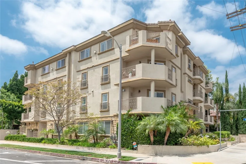 11540 Moorpark Street Unit 401, Studio City, CA 91602 - Photo 2 of 32, Studio City, CA