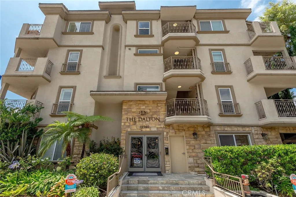 11540 Moorpark Street Unit 401, Studio City, CA 91602 - Main photo, Studio City, CA