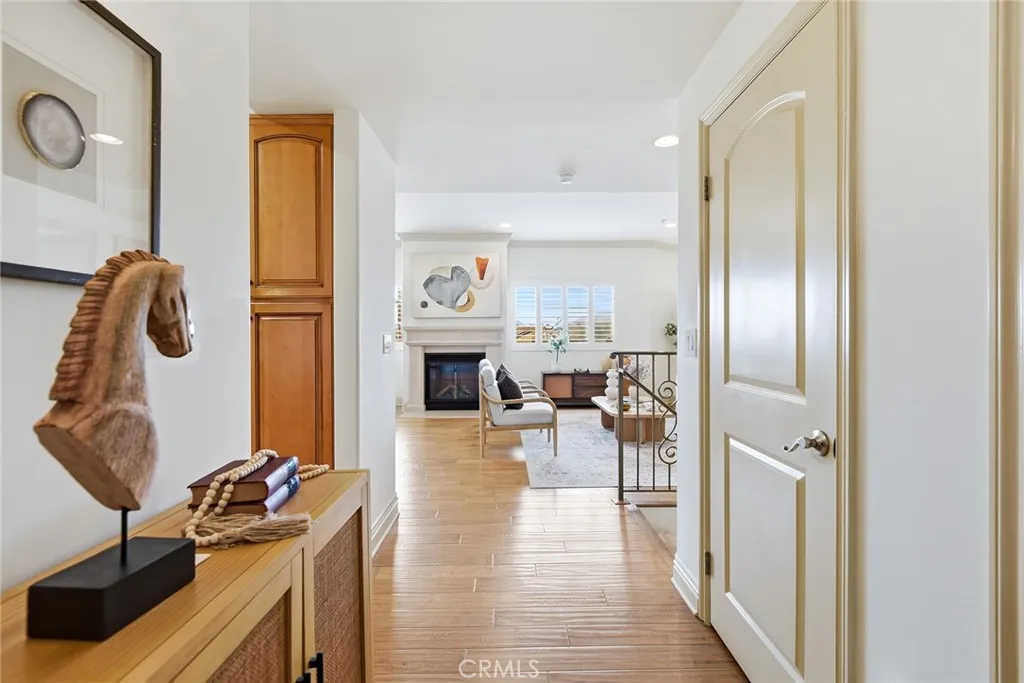 11540 Moorpark Street Unit 401, Studio City, CA 91602 - Photo 4 of 32, Studio City, CA