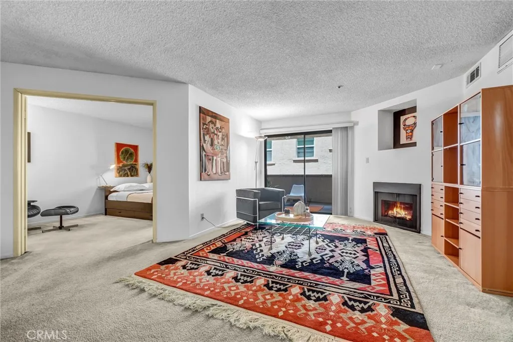 35 Linden Ave Unit 304, Long Beach, CA 90802 - Main photo, Long Beach, CA