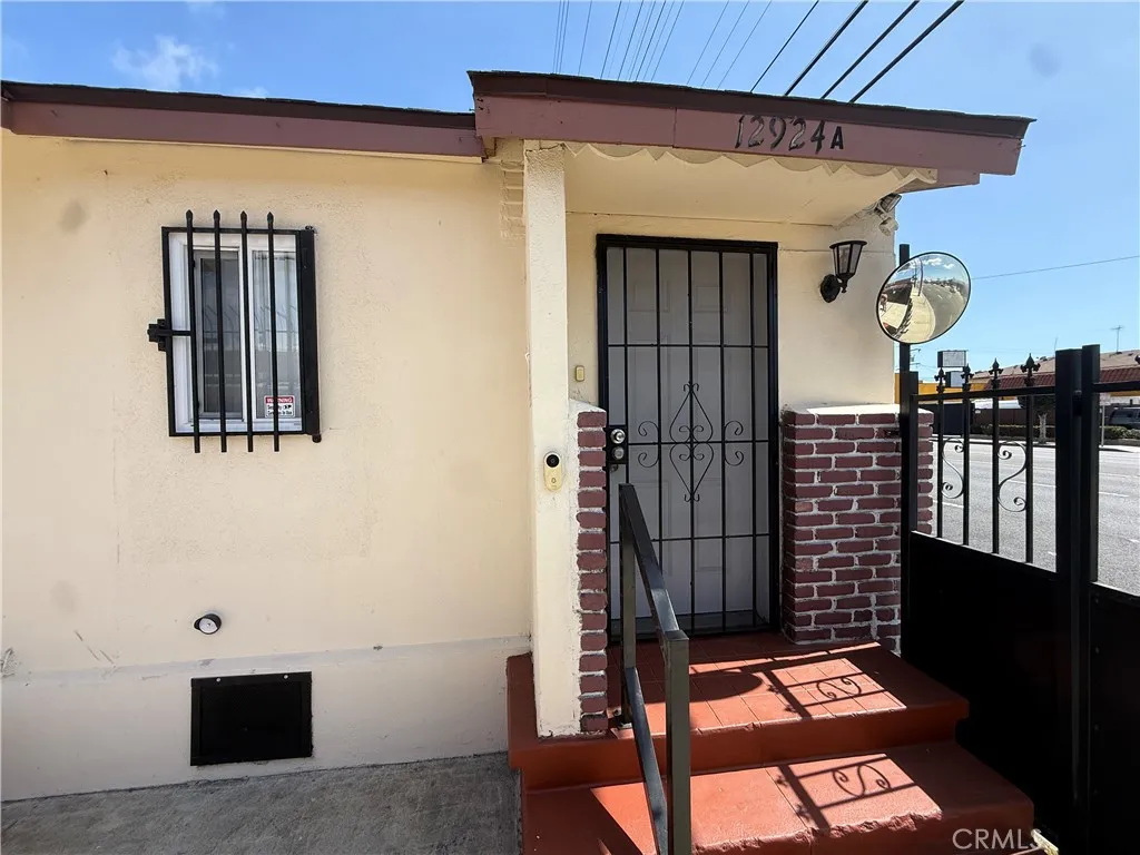 12924 Prairie Avenue Unit A, Hawthorne, CA 90250 - Photo 3 of 17, Hawthorne, CA