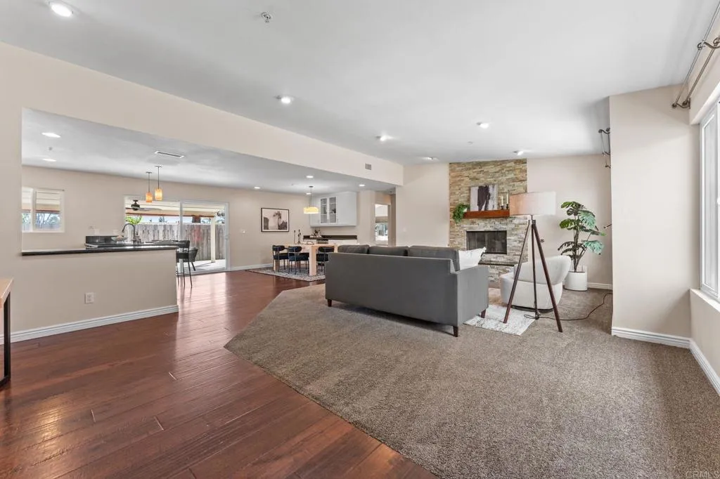https://cdn.realtyfeed.com/cdn/127/306762414/3f123bfb131fa40f763b44e43d67cfb3.webp