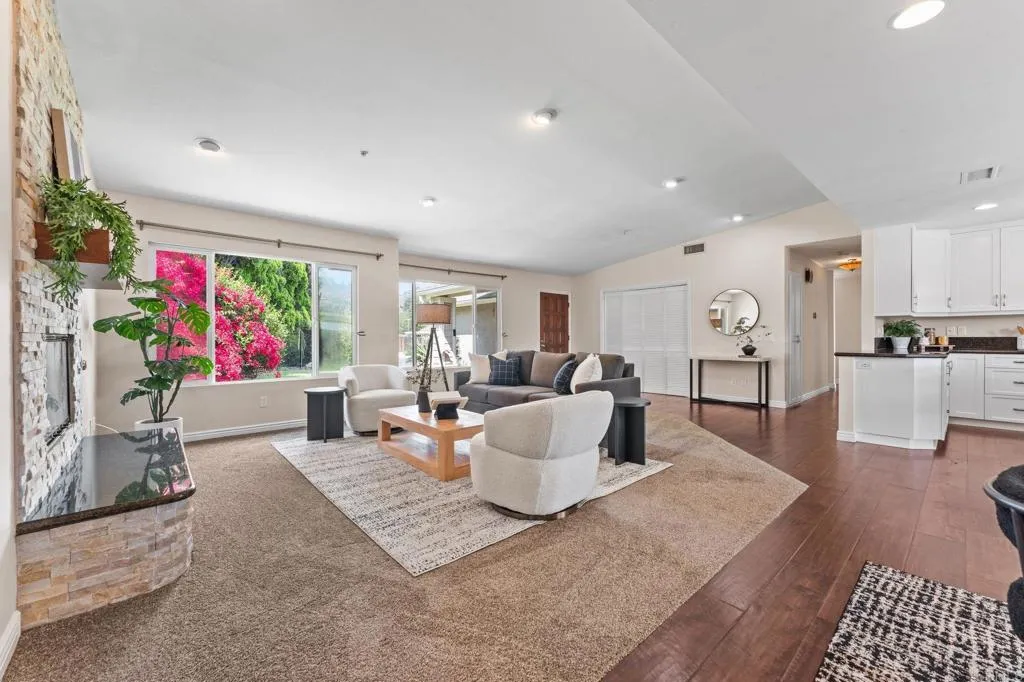 https://cdn.realtyfeed.com/cdn/127/306762414/9c01112905791cac84a77ab6c8984a50.webp