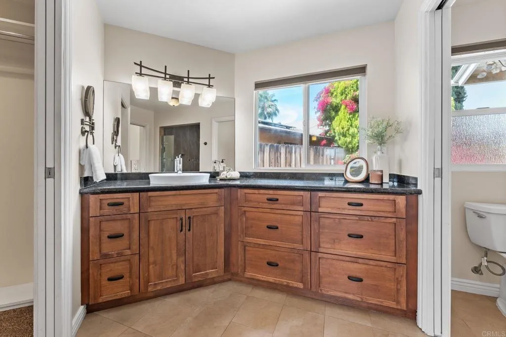 https://cdn.realtyfeed.com/cdn/127/306762414/a5e2c39e1181c40b1be83f48d5a155d9.webp