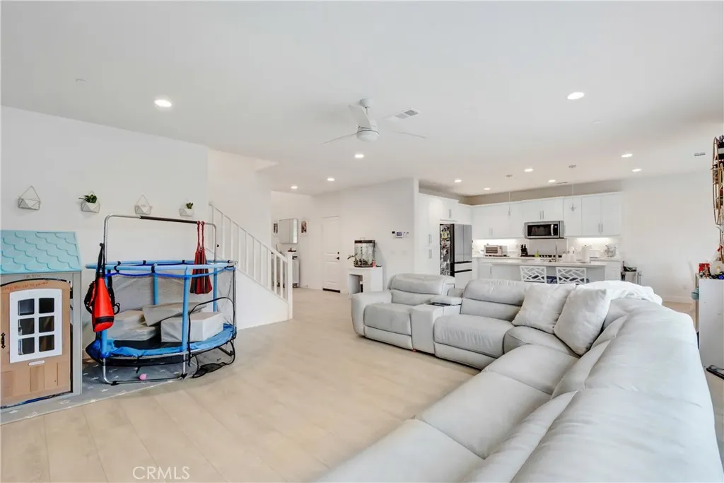 15740 Parry Peak Drive, Fontana, CA 92336 - Photo 5 of 16, Fontana, CA