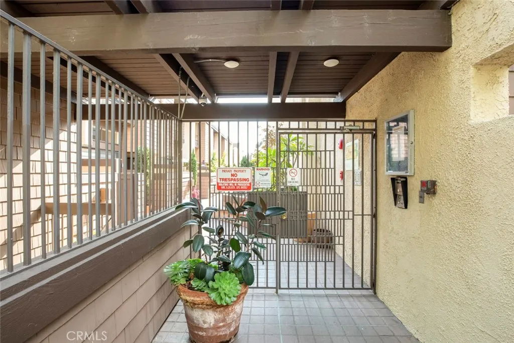 1349 N Columbus Unit 16, Glendale, CA 91202 - Photo 3 of 47, Glendale, CA