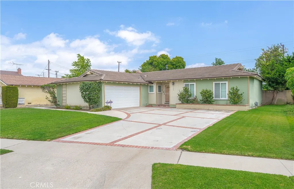 3156 W Teranimar, Anaheim, CA 92804 - Photo 3 of 32, Anaheim, CA