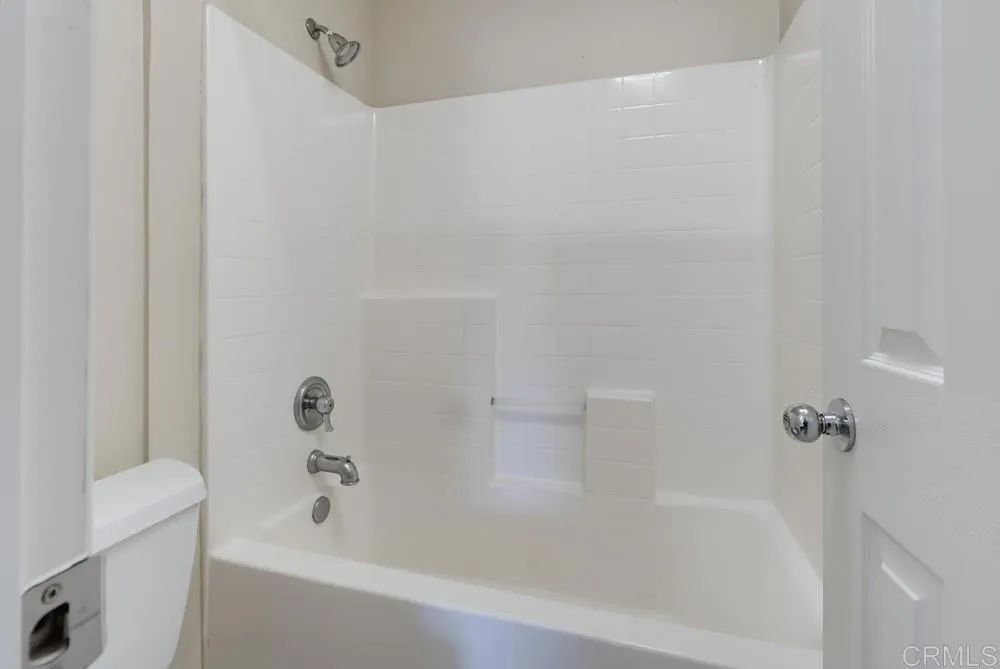https://cdn.realtyfeed.com/cdn/127/306762427/8fa22b1aadc4f6145bcc0d8025816b08.webp