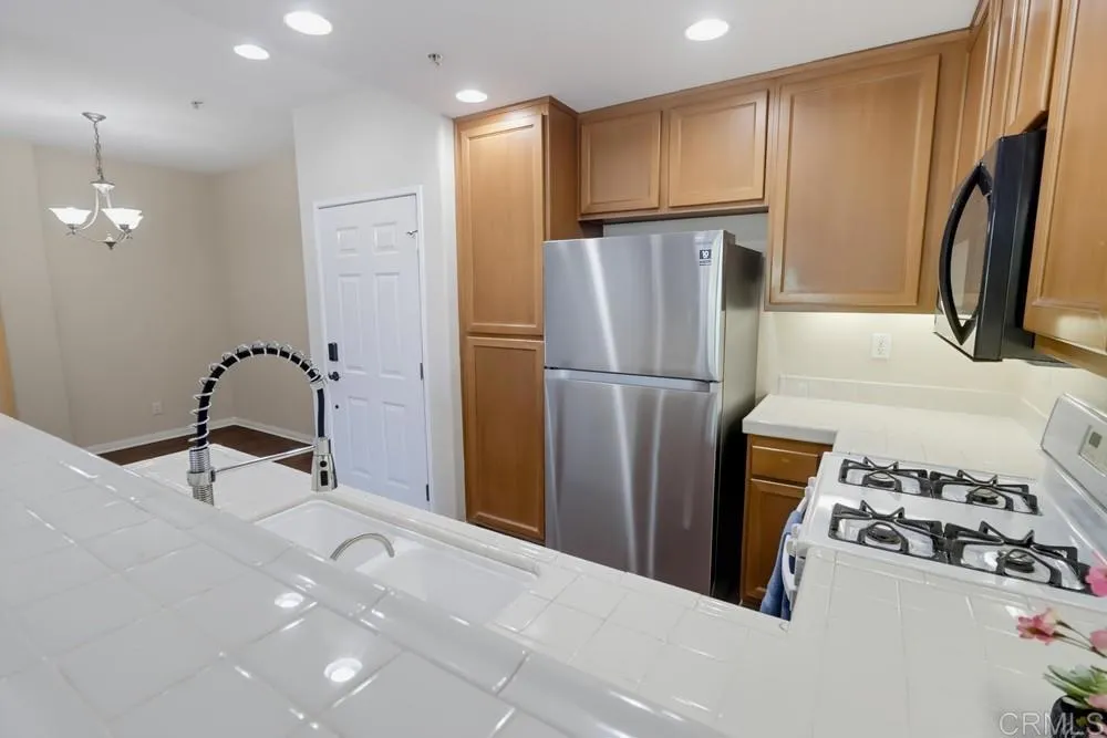 https://cdn.realtyfeed.com/cdn/127/306762427/d48d3a947fb413e2c1c835a071cbda94.webp