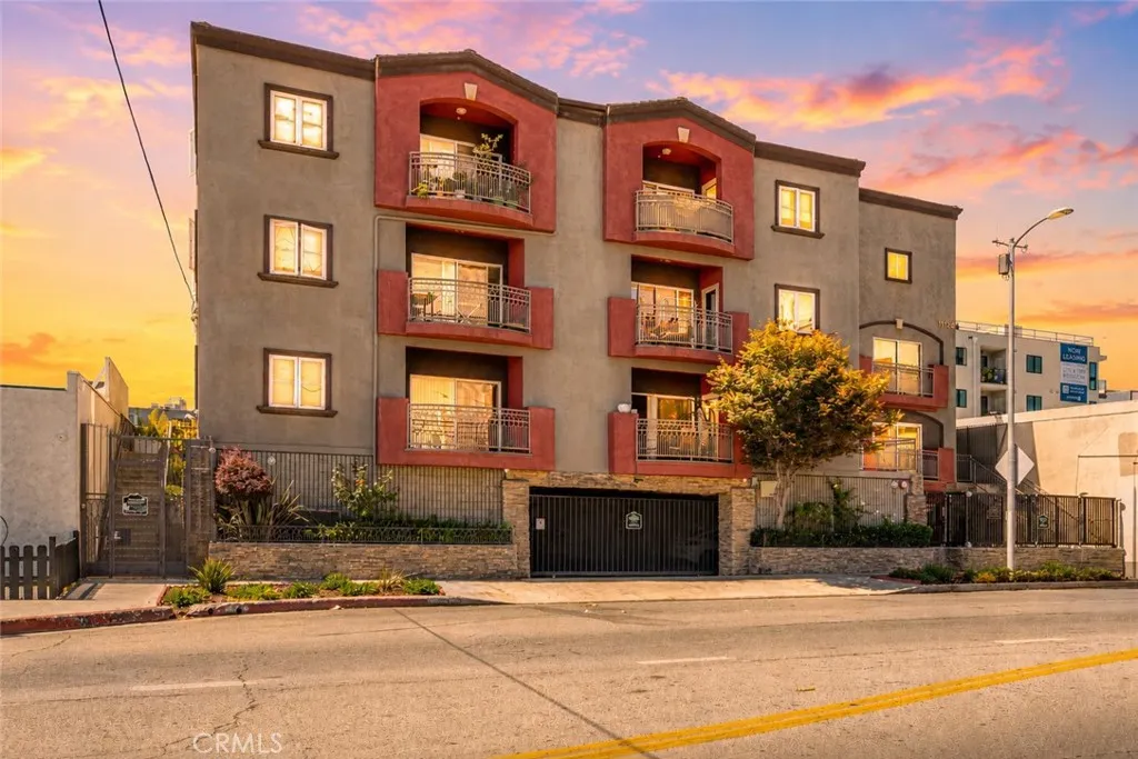 11124 Burbank Boulevard Unit 101, North Hollywood, CA 91601 - Main photo, North Hollywood, CA