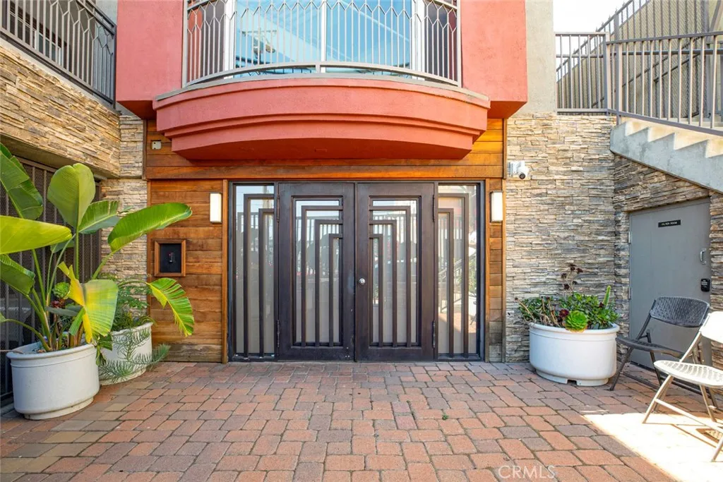 11124 Burbank Boulevard Unit 101, North Hollywood, CA 91601 - Photo 5 of 37, North Hollywood, CA