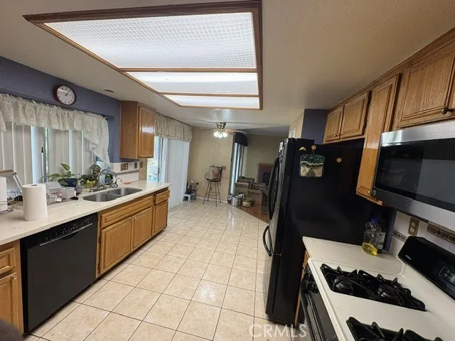 1580 W Townsend Street, Rialto, CA 92377 - Photo 5 of 6, Rialto, CA