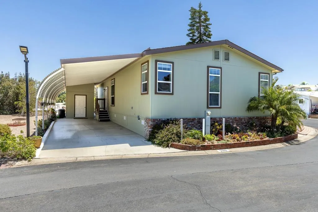 https://cdn.realtyfeed.com/cdn/127/306762462/b1a77a50d40d2ffeb2bc384ea0cc63cf.webp