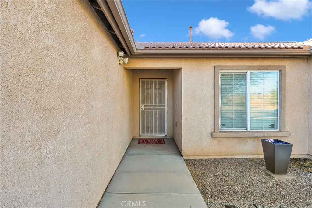 13918 Old Mill Lane, Victorville, CA 92394 - Photo 5 of 40, Victorville, CA
