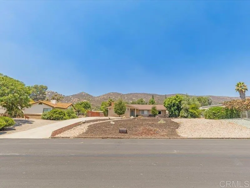 https://cdn.realtyfeed.com/cdn/127/306762468/6a3379764089144c9b160bbfd2273eeb.webp