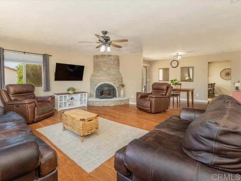 https://cdn.realtyfeed.com/cdn/127/306762468/734a145be87c1c7c951a6e3c5e76f0c1.webp