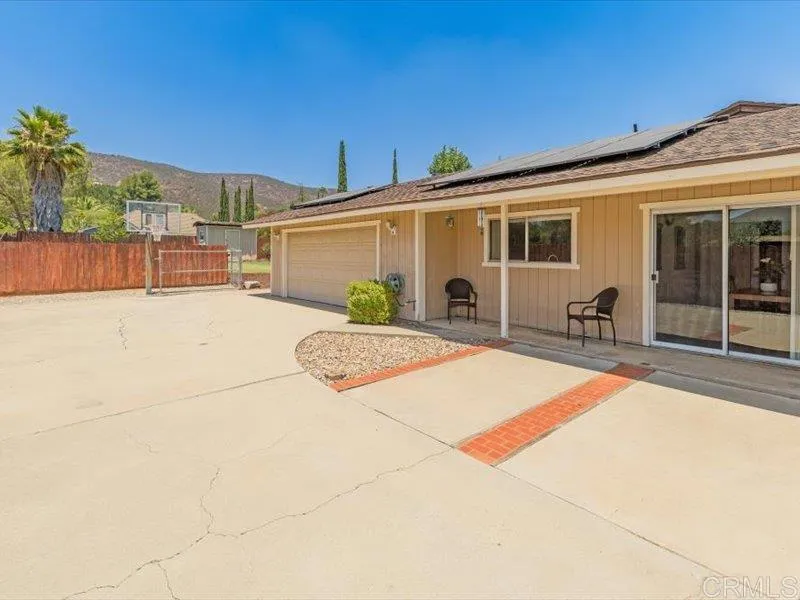 https://cdn.realtyfeed.com/cdn/127/306762468/b4d0e4c67636c0ff8492051a8472e936.webp