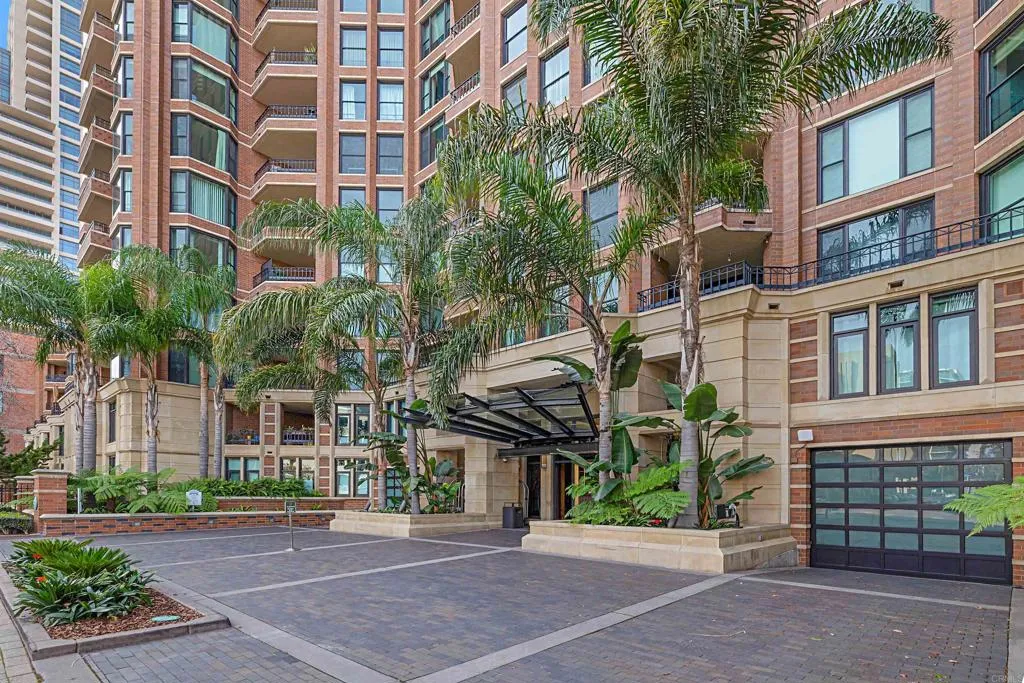 https://cdn.realtyfeed.com/cdn/127/306762493/0444f007a560b1d9fafcb8d42af2b0e9.webp