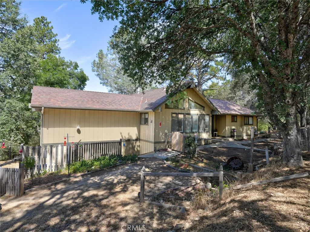 40528 Jean West, Oakhurst, CA 93644 - Photo 2 of 34, Oakhurst, CA
