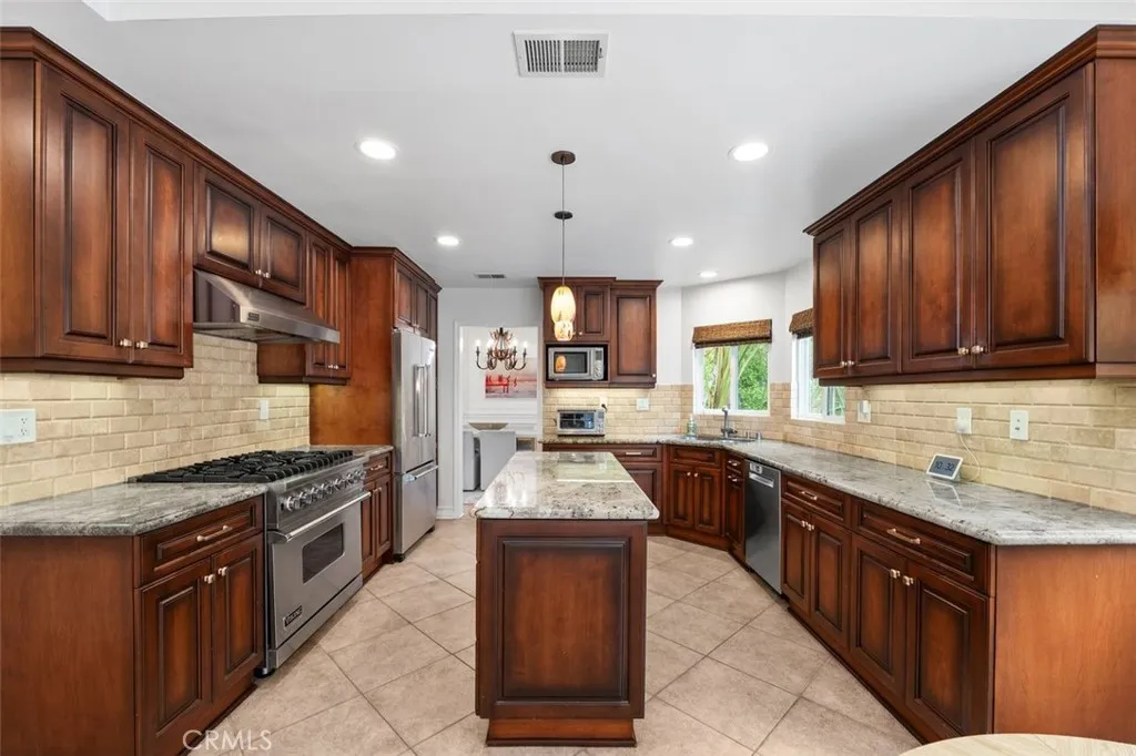 22241 Dardenne, Calabasas, CA 91302 - Photo 5 of 39, Calabasas, CA