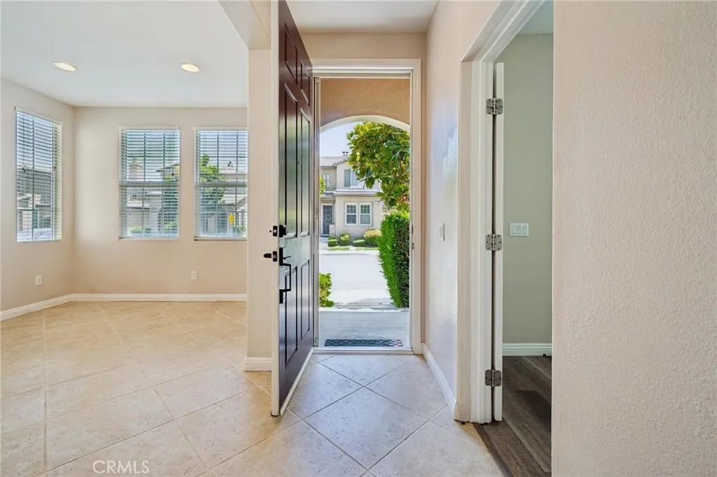23821 Via Campana, Valencia, CA 91354 - Photo 3 of 64, Valencia, CA