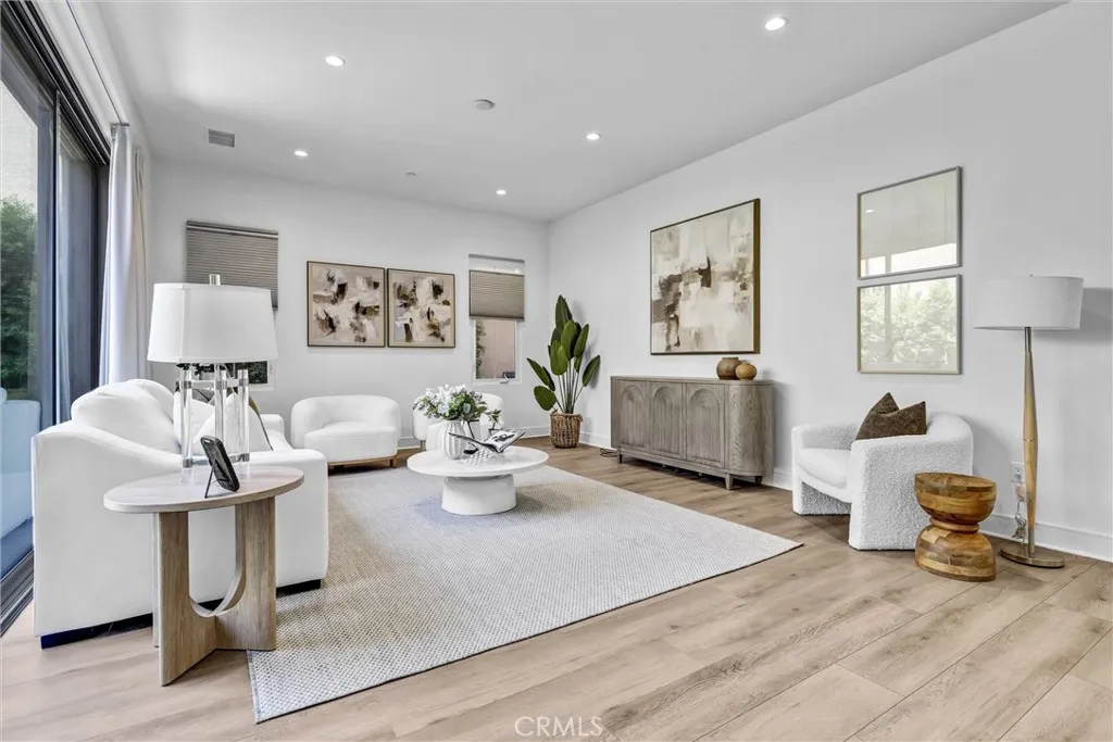 155 Linda Vista, Irvine, CA 92618 - Photo 5 of 32, Irvine, CA