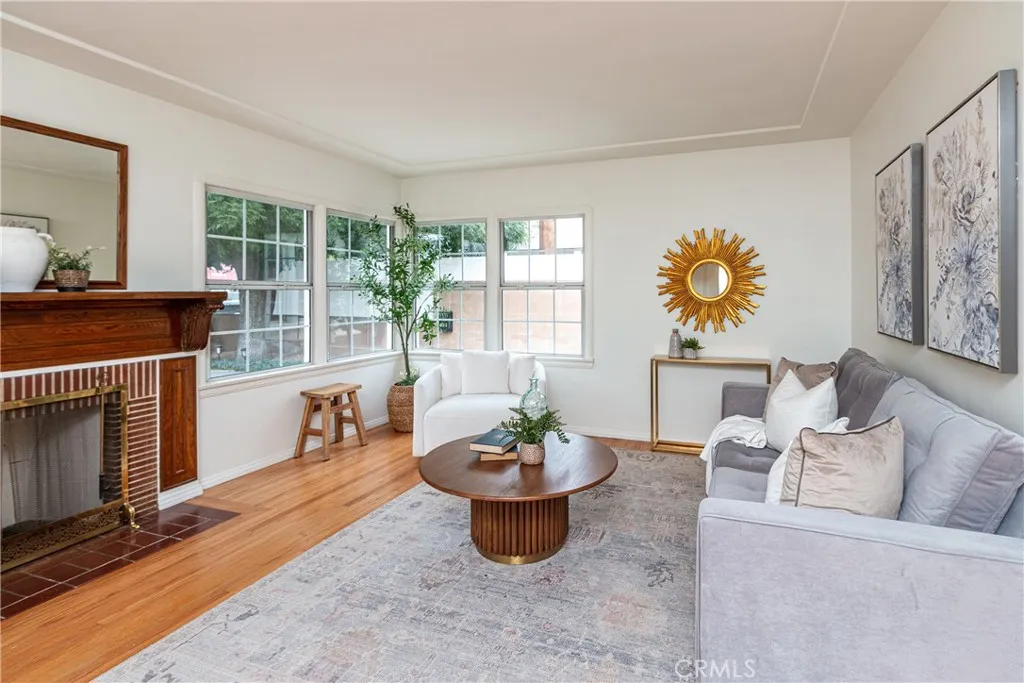 432 N Beachwood Drive, Burbank, CA 91506 - Photo 5 of 58, Burbank, CA
