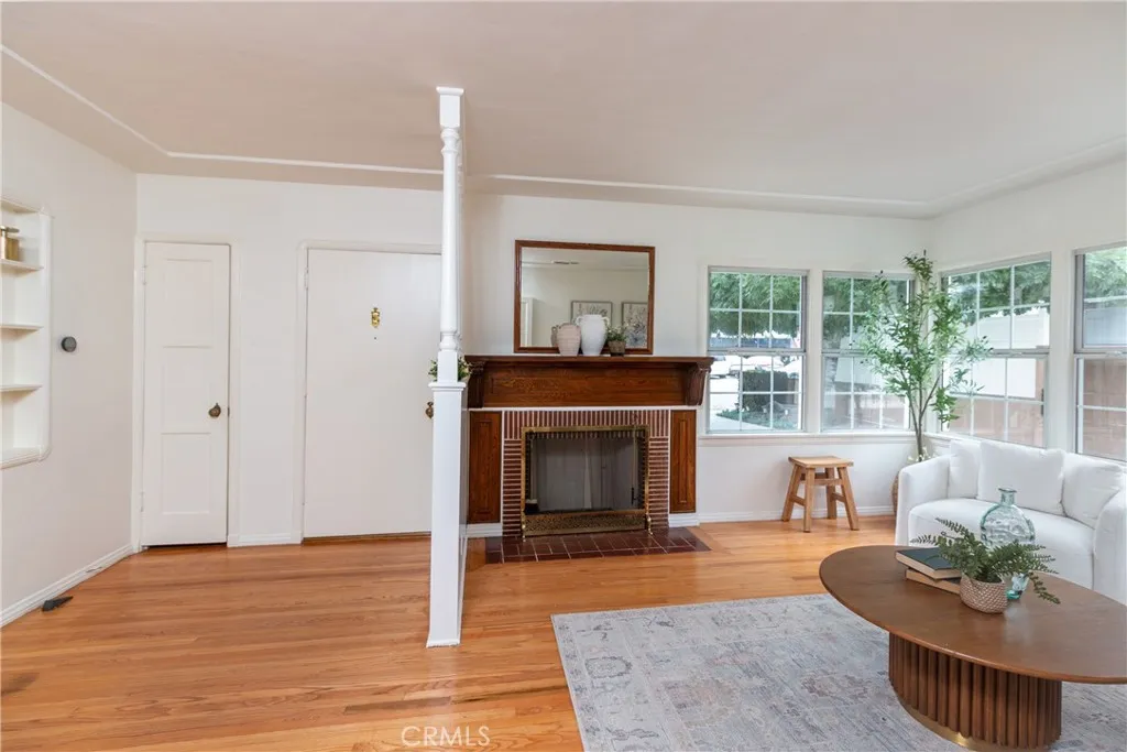432 N Beachwood Drive, Burbank, CA 91506 - Photo 4 of 58, Burbank, CA