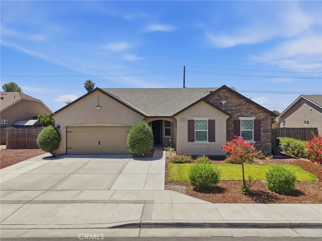 1361 Hoover Way, Hanford, CA 93230 - Main photo, Hanford, CA