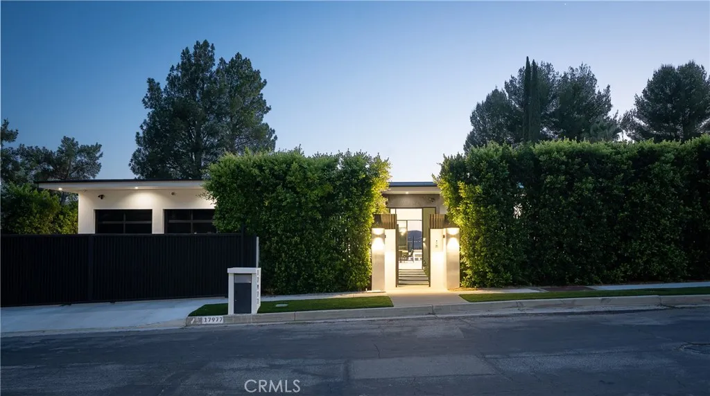 17977 Medley Drive, Encino, CA 91316 - Photo 3 of 51, Encino, CA