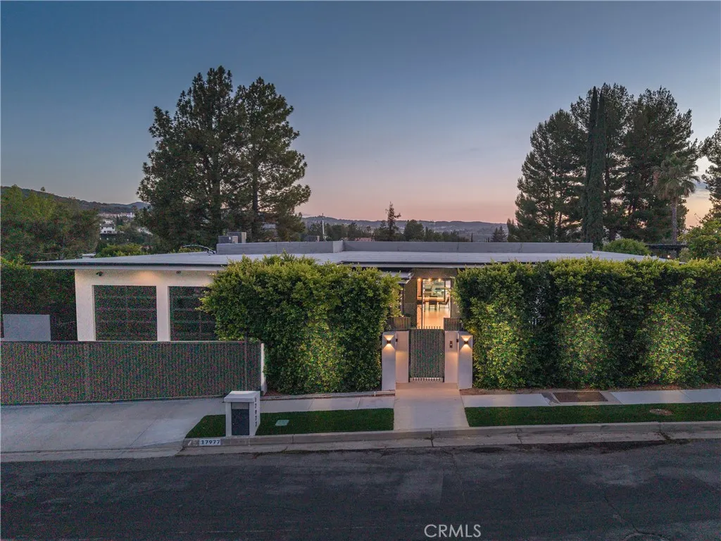 17977 Medley Drive, Encino, CA 91316 - Photo 2 of 51, Encino, CA