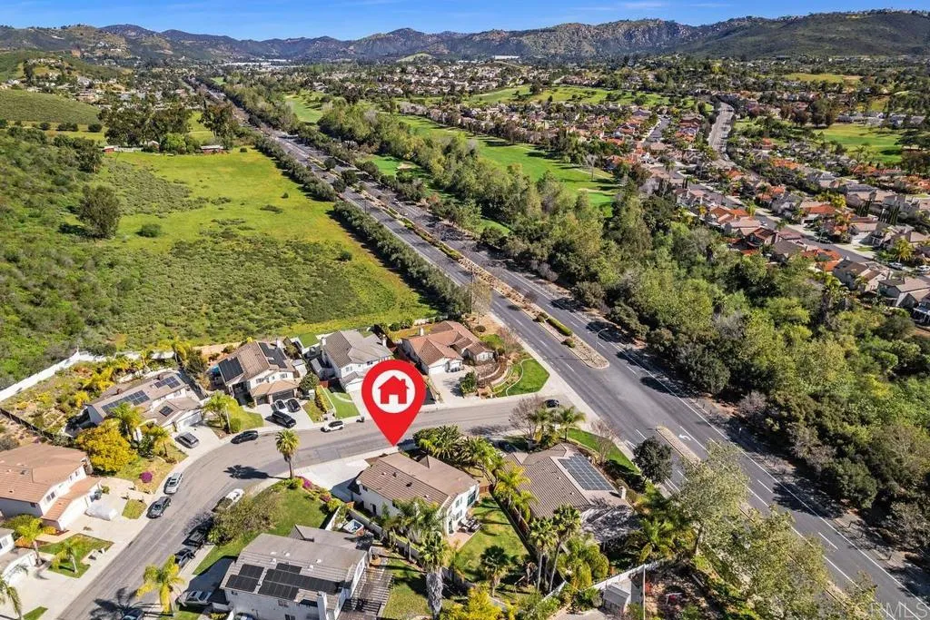 https://cdn.realtyfeed.com/cdn/127/306762635/82bc118bdeffc03c83790b59ed607c38.webp