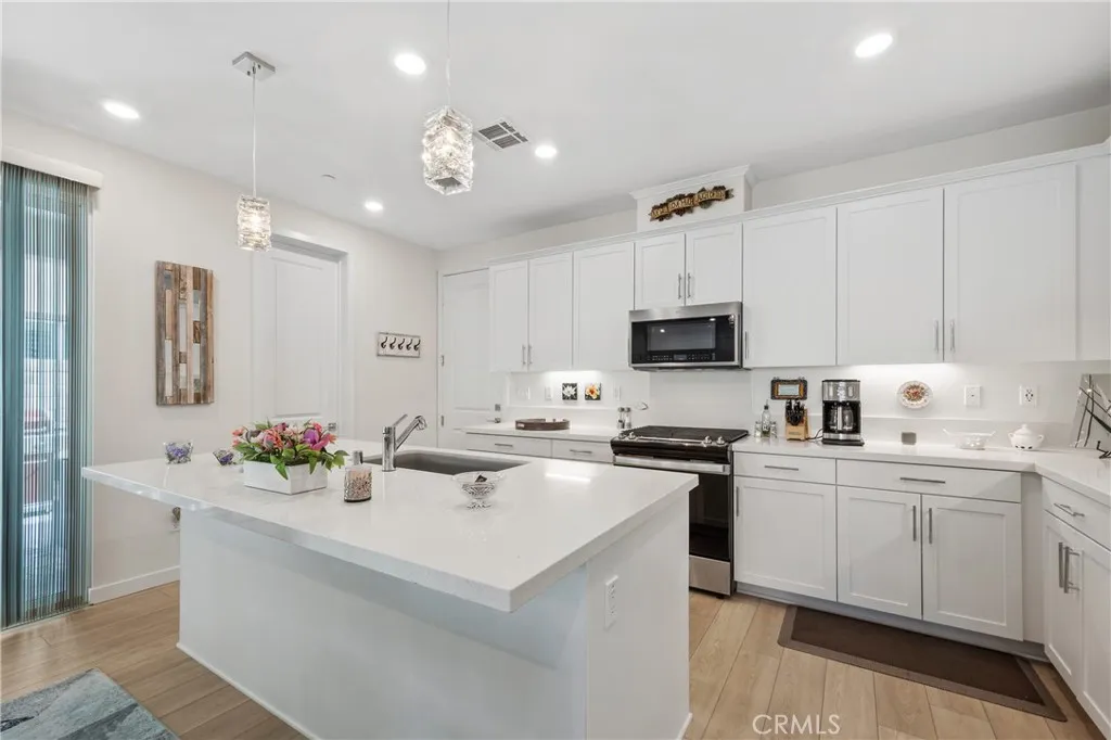 27632 Ensemble, Valencia, CA 91381 - Photo 2 of 14, Valencia, CA