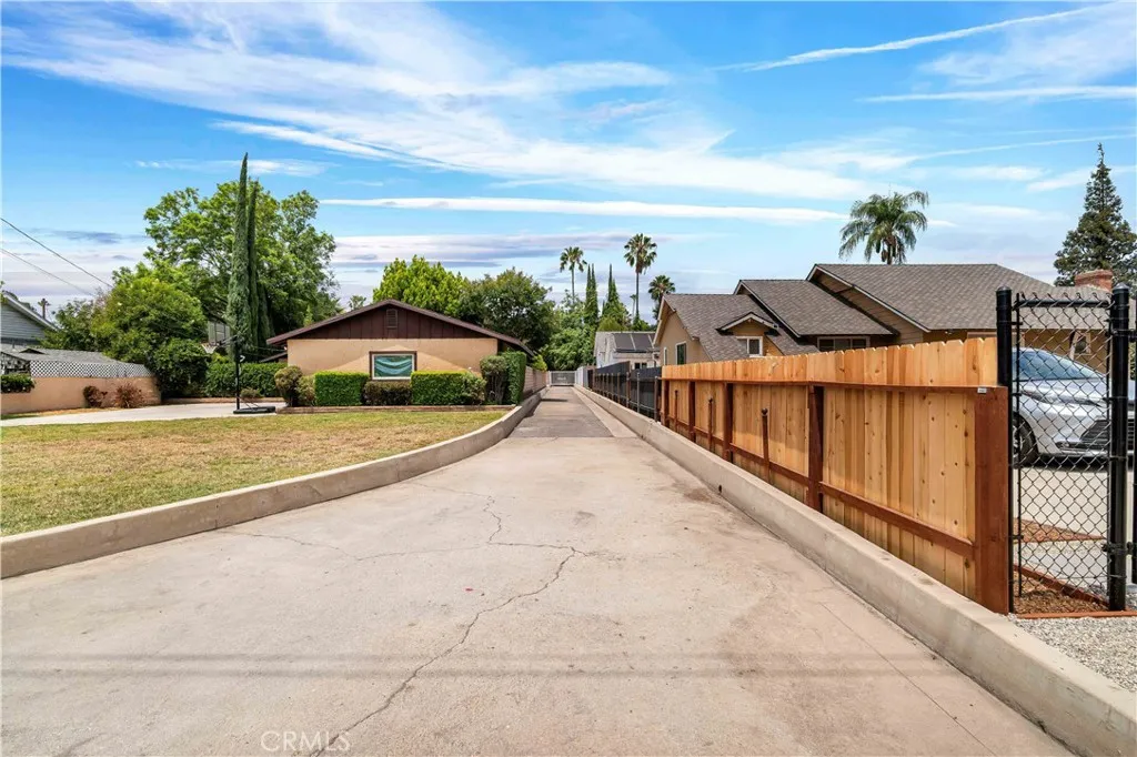 15803 Gault Street, Lake Balboa, CA 91406 - Photo 4 of 53, Lake Balboa, CA