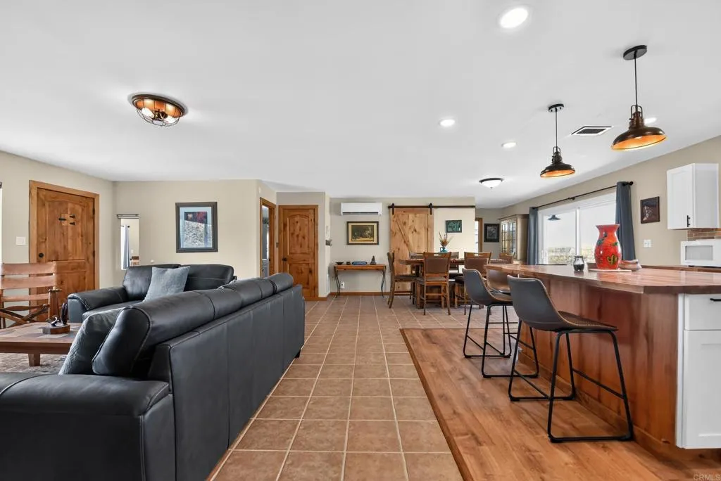 https://cdn.realtyfeed.com/cdn/127/306762696/26a5655278944a4228a5bb2b59e12fa4.webp