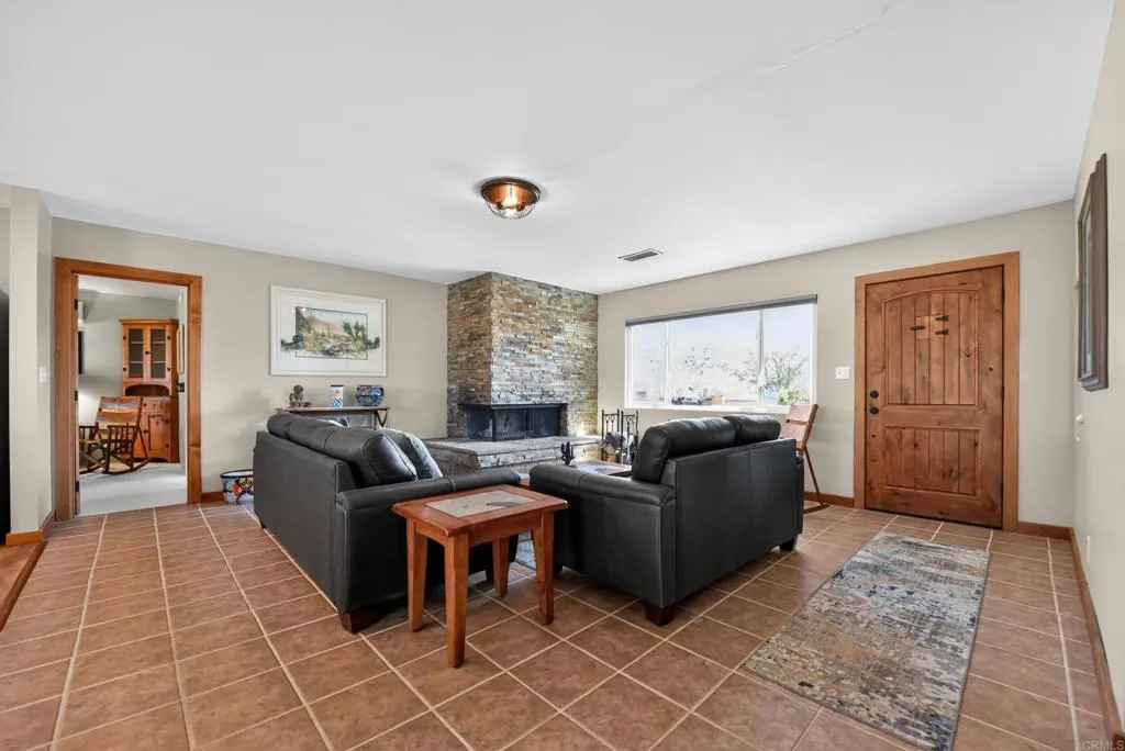 https://cdn.realtyfeed.com/cdn/127/306762696/364af8bb321cce82fd9fb4d06316441b.webp