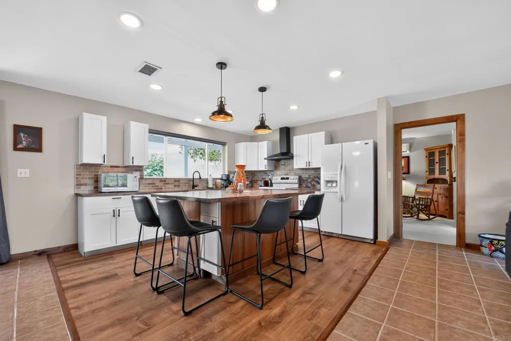 https://cdn.realtyfeed.com/cdn/127/306762696/485fffa920521ef0e0d944d89c0b4854.webp