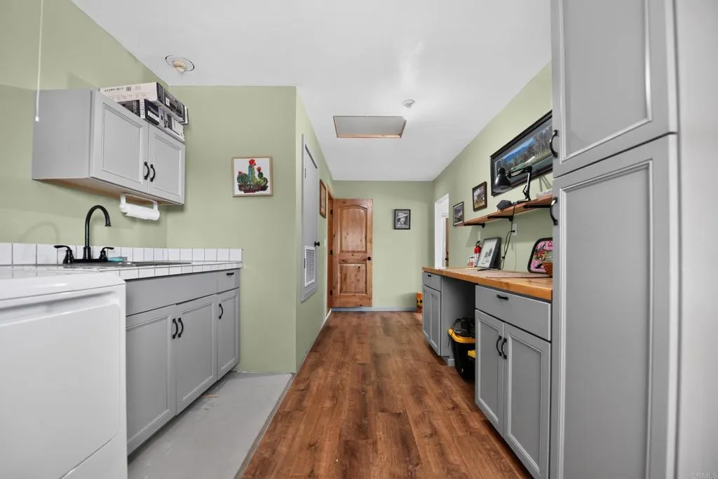 https://cdn.realtyfeed.com/cdn/127/306762696/d6476d09e13a76ef1dab7b28113fec3a.webp
