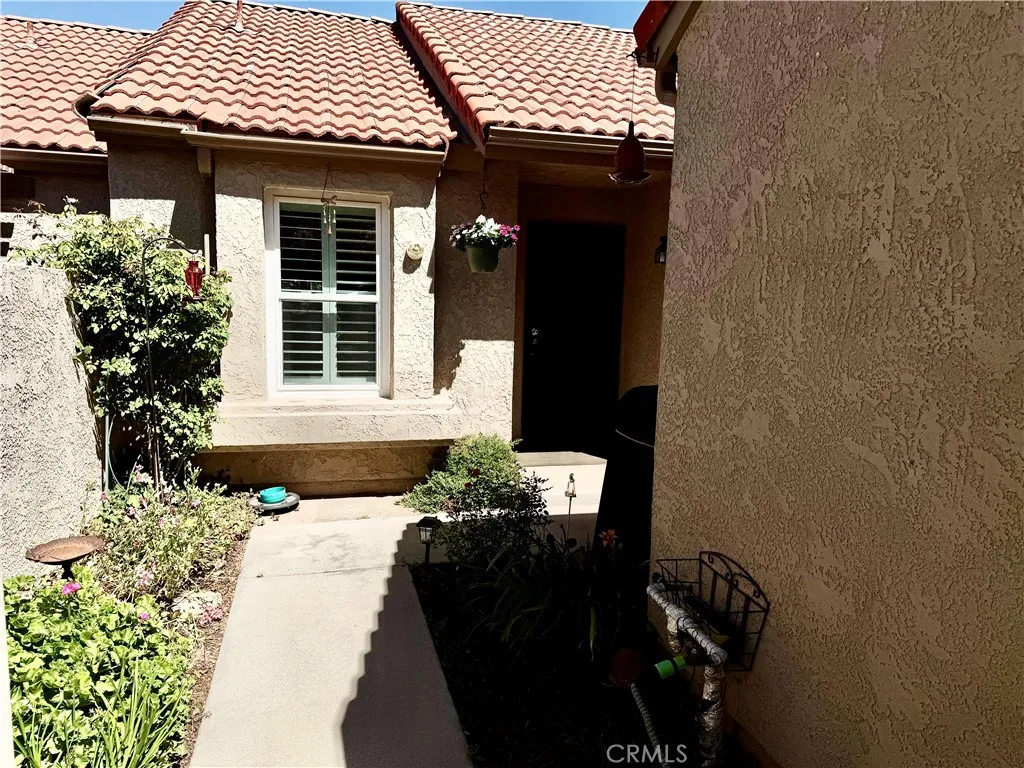 19946 Ave Of The Oaks, Newhall, CA 91321 - Photo 3 of 62, Newhall, CA