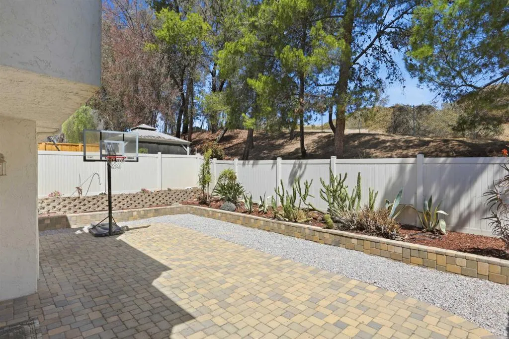 https://cdn.realtyfeed.com/cdn/127/306762704/54492200d21a35dc8ee97a6c2989aab3.webp