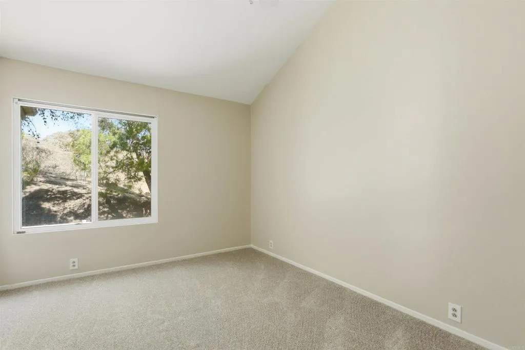 https://cdn.realtyfeed.com/cdn/127/306762704/6487504c811c0426073ff783a9b877bd.webp