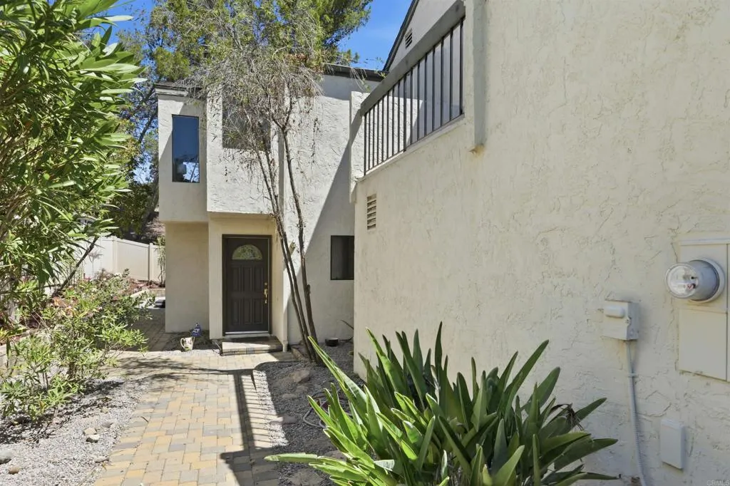 6116 Portobelo Court, San Diego, CA 92124 - Photo 3 of 33, San Diego, CA