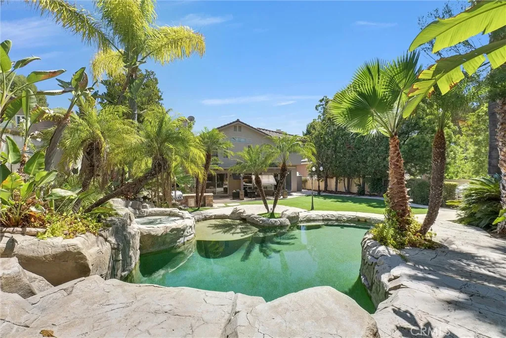 7521 E Hollow Oak Road, Anaheim, CA 92808 - Main photo, Anaheim, CA