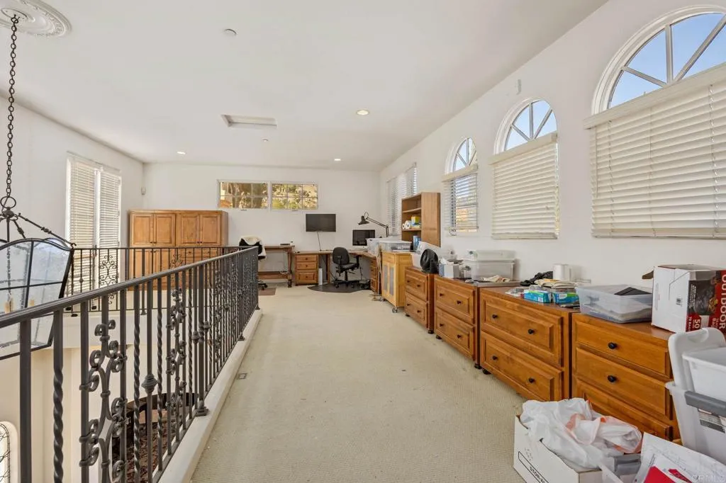 https://cdn.realtyfeed.com/cdn/127/306762734/5bac1b98edf2b0f87f86335c4615f261.webp