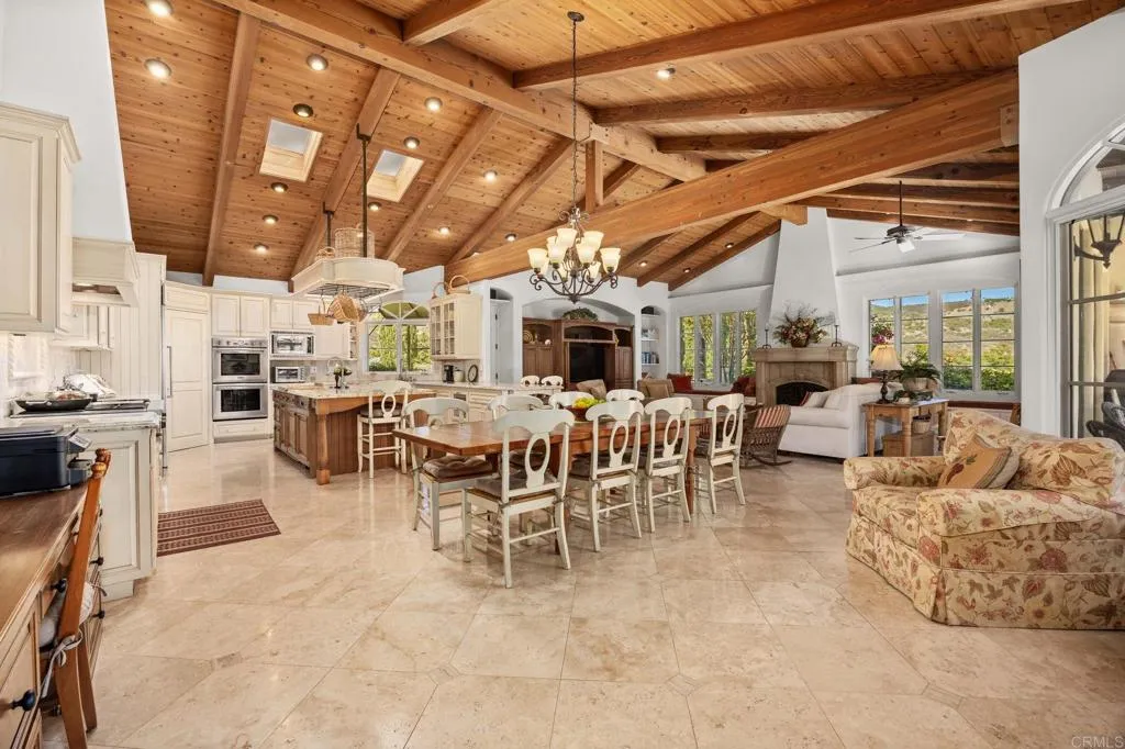https://cdn.realtyfeed.com/cdn/127/306762734/5bc82a840bbd2593ed8c9d524c4ebd7d.webp