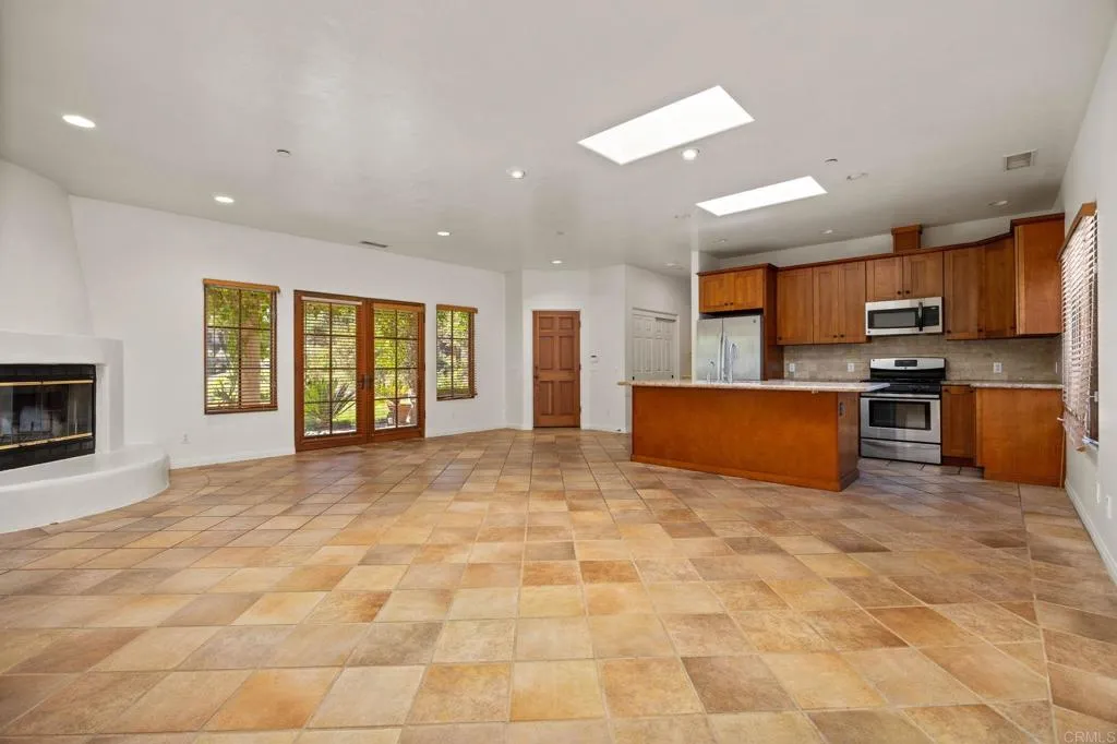 https://cdn.realtyfeed.com/cdn/127/306762734/7f22fbdebb48e43bfd36ad4eb2befb1a.webp