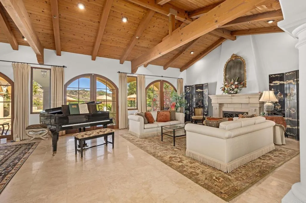 https://cdn.realtyfeed.com/cdn/127/306762734/acc69190de338e0d0a27bd1bd58508b0.webp
