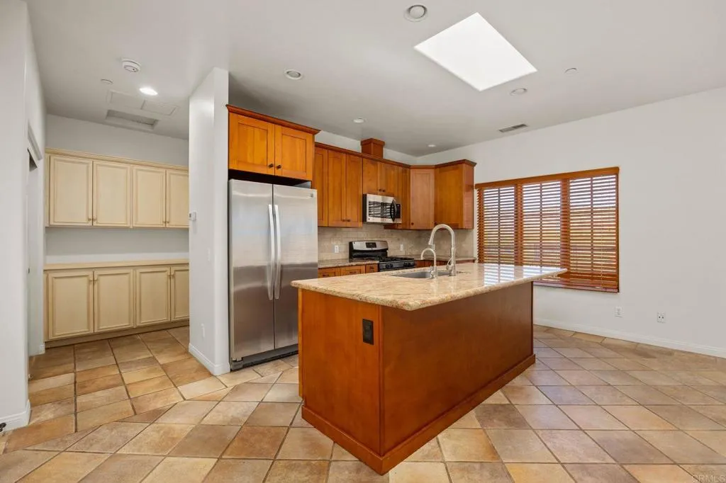 https://cdn.realtyfeed.com/cdn/127/306762734/f4fa37acfcabccf69499018dd47d587e.webp